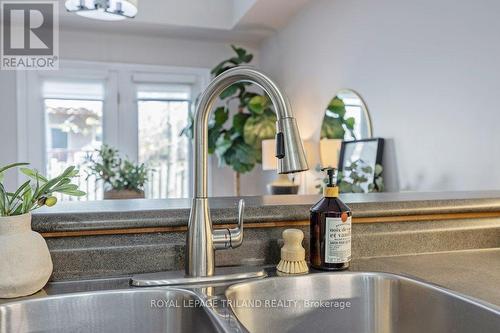 8 - 2089 Beaverbrook Avenue, London North (North M), ON - Indoor Photo Showing Kitchen With Double Sink