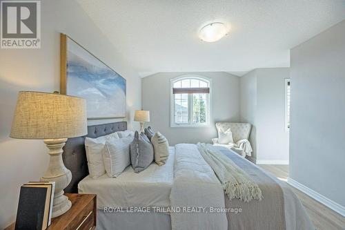 8 - 2089 Beaverbrook Avenue, London North (North M), ON - Indoor Photo Showing Bedroom