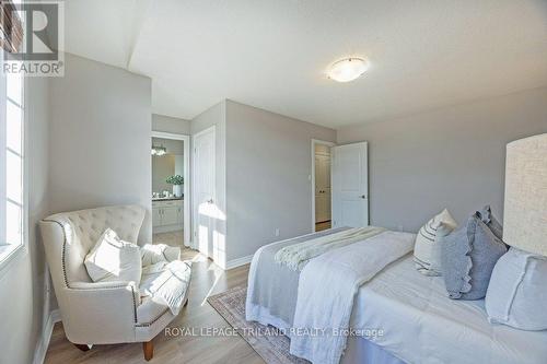 8 - 2089 Beaverbrook Avenue, London North (North M), ON - Indoor Photo Showing Bedroom