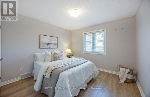8 - 2089 Beaverbrook Avenue, London North (North M), ON - Indoor Photo Showing Bedroom
