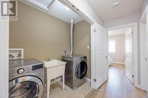 8 - 2089 Beaverbrook Avenue, London North (North M), ON - Indoor Photo Showing Laundry Room