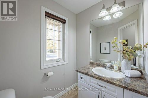 8 - 2089 Beaverbrook Avenue, London North (North M), ON - Indoor Photo Showing Bathroom