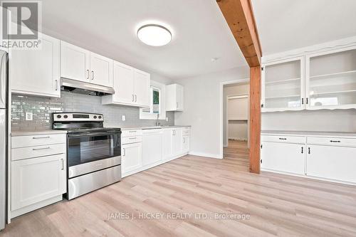 88 Glendale Avenue, Deep River, ON - Indoor Photo Showing Kitchen