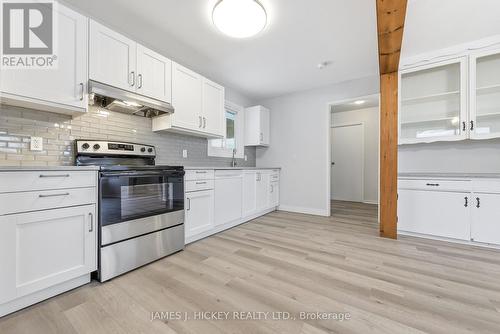 88 Glendale Avenue, Deep River, ON - Indoor Photo Showing Kitchen With Upgraded Kitchen