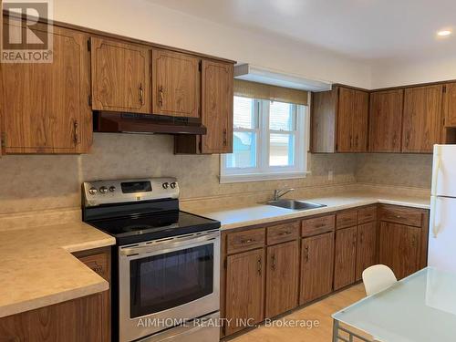 12 Canham Crescent, Toronto, ON - Indoor Photo Showing Kitchen