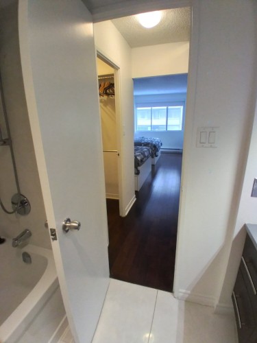 Vue d'ensemble - 505-3455 Rue Drummond, Montréal (Ville-Marie), QC - Indoor Photo Showing Bathroom