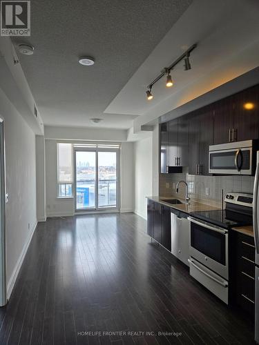 420 - 7161 Yonge Street W, Markham, ON - Indoor Photo Showing Kitchen