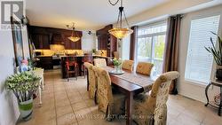 OVERSIZE DREAM KITCHEN IN A DREAM HOME. - 