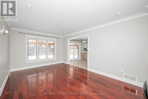 50 Pelham Drive, Hamilton, ON - Indoor Photo Showing Other Room