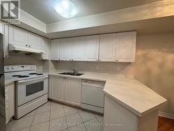 830 - 3888 DUKE OF YORK BOULEVARD  Mississauga, ON L5B 4P5