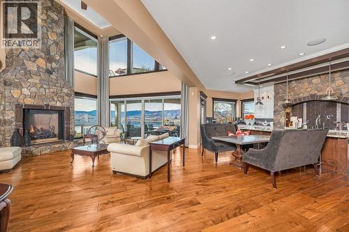 354 Quilchena Drive, Kelowna, BC - Indoor Photo Showing Living Room With Fireplace