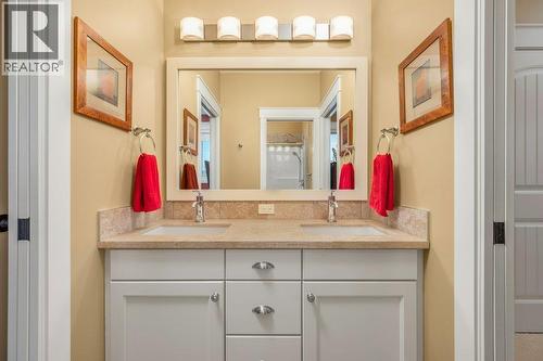 354 Quilchena Drive, Kelowna, BC - Indoor Photo Showing Bathroom