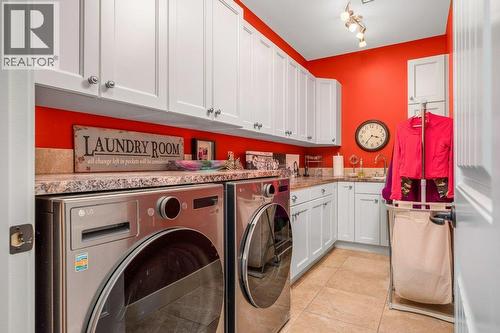 354 Quilchena Drive, Kelowna, BC - Indoor Photo Showing Laundry Room