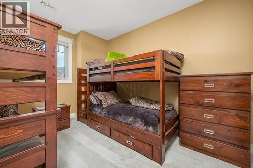 354 Quilchena Drive, Kelowna, BC - Indoor Photo Showing Bedroom