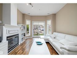 4312 139 AV NW  Edmonton, AB T5Y 3J4