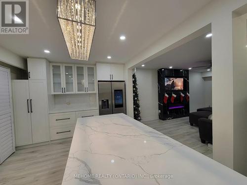 7 Merrydrew Court, Mississauga, ON - Indoor