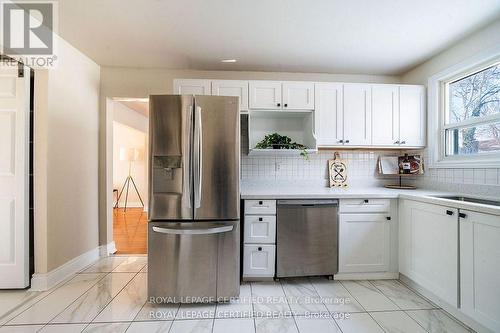 3333 Mainsail Crescent, Mississauga, ON - Indoor Photo Showing Kitchen