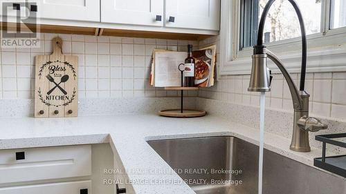 3333 Mainsail Crescent, Mississauga, ON - Indoor Photo Showing Kitchen