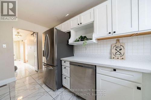 3333 Mainsail Crescent, Mississauga, ON - Indoor Photo Showing Kitchen
