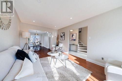 3333 Mainsail Crescent, Mississauga, ON - Indoor Photo Showing Living Room