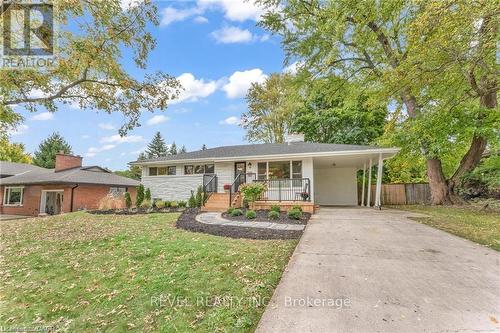 95 SENECA DRIVE  Hamilton, ON L9G 3B7