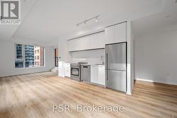 610 - 101 ROEHAMPTON AVENUE  Toronto, ON M4P 2W2