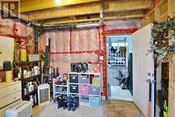 Entrance basement from garage - 