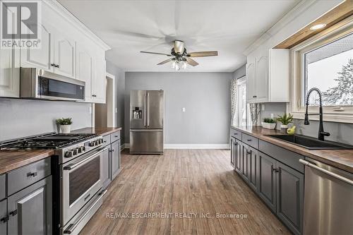 5295 Trinity Church Road, Hamilton, ON - Indoor Photo Showing Kitchen With Upgraded Kitchen