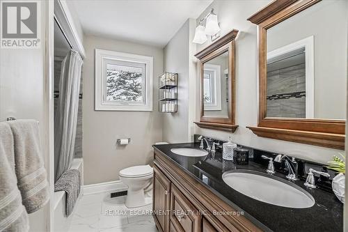 5295 Trinity Church Road, Hamilton, ON - Indoor Photo Showing Bathroom