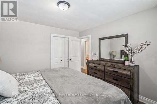 5295 Trinity Church Road, Hamilton, ON - Indoor Photo Showing Bedroom