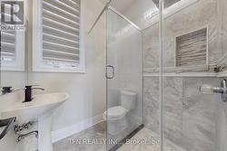 Main Floor Washroom W Shower - 
