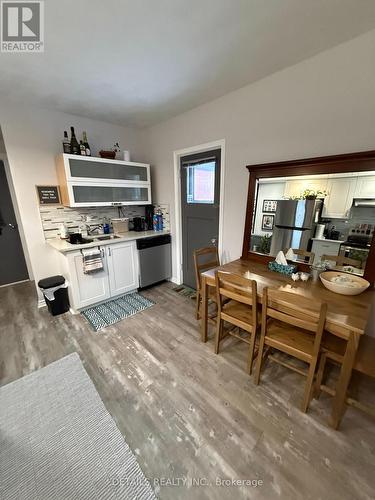 Kitchen w Access to Private Roof Top Terrace - 698 Cooper Street, Ottawa, ON 