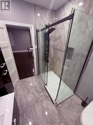 3-Piece Bathroom w Shower (3BR Unit) - 698 Cooper Street, Ottawa, ON 