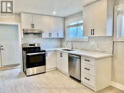 UPPER - 228 SILVERBIRCH DRIVE  Newmarket, ON L3Y 2Z5