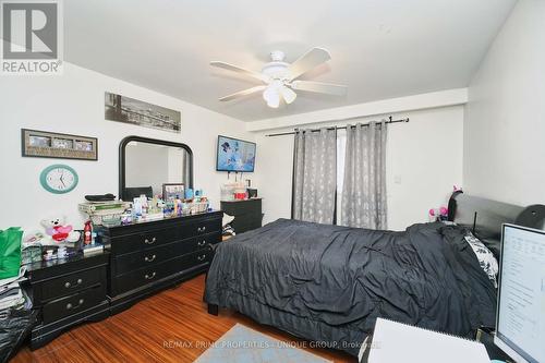 7001 Chigwel Court, Mississauga, ON - Indoor Photo Showing Bedroom