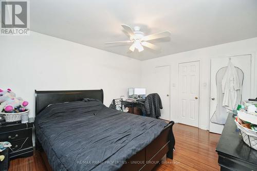 7001 Chigwel Court, Mississauga, ON - Indoor Photo Showing Bedroom