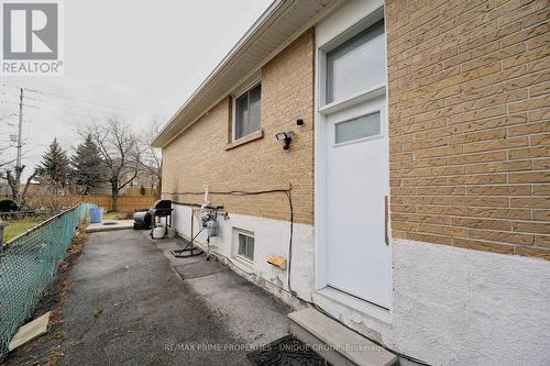 7001 Chigwel Court, Mississauga, ON - Outdoor With Exterior