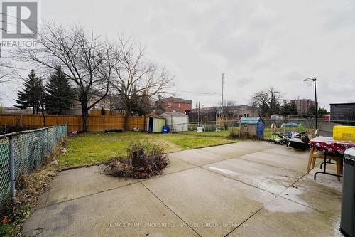 7001 Chigwel Court, Mississauga, ON - Outdoor