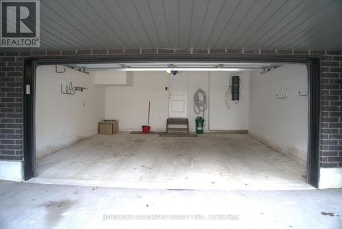 2485 Badger Crescent, Oakville, ON - Indoor Photo Showing Garage