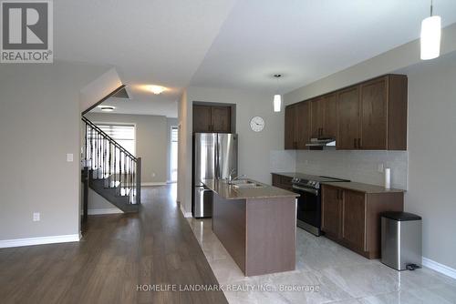 2485 Badger Crescent, Oakville, ON - Indoor Photo Showing Kitchen