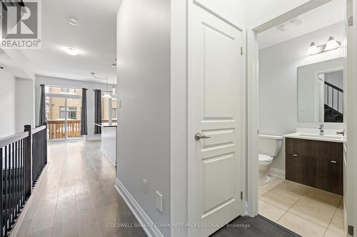 193 Huguenot Road, Oakville, ON - Indoor Photo Showing Living Room