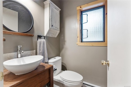 338 Walkers Hook Rd, Salt Spring, BC 