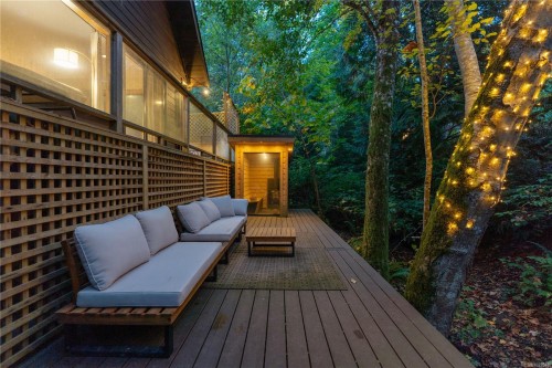 338 Walkers Hook Rd, Salt Spring, BC 