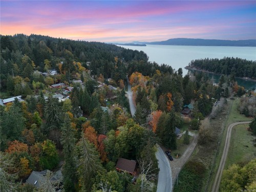 338 Walkers Hook Rd, Salt Spring, BC 