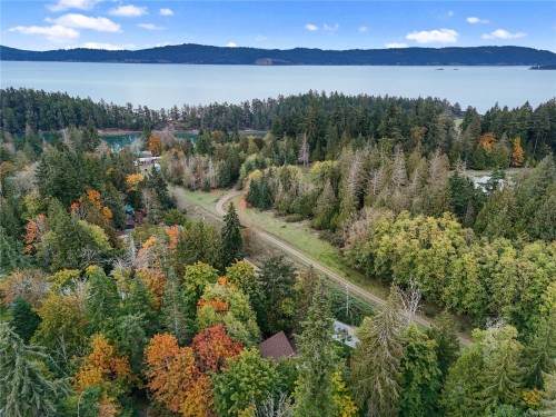 338 Walkers Hook Rd, Salt Spring, BC 