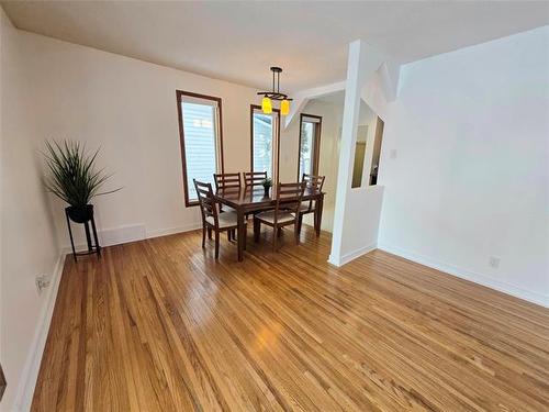 38 Rowand Ave, Winnipeg, MB 