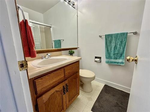 38 Rowand Ave, Winnipeg, MB 