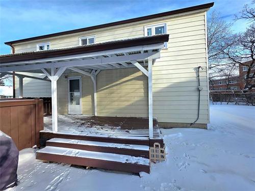 38 Rowand Ave, Winnipeg, MB 