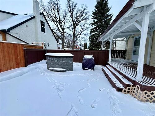 38 Rowand Ave, Winnipeg, MB 