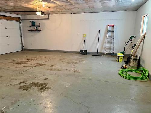 38 Rowand Ave, Winnipeg, MB 